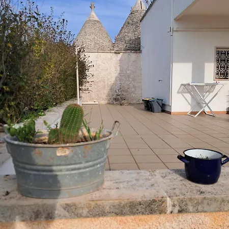 Trulli Delle Rose Villa *