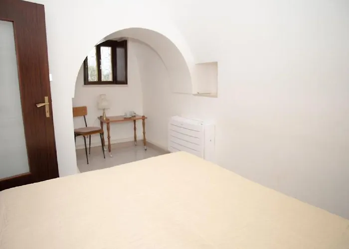 Trulli Delle Rose * مارتينا فرانكا